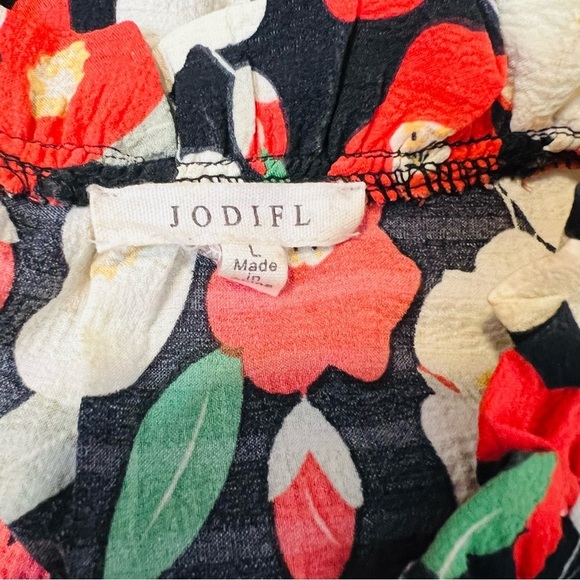 Jodifl Dark Floral Ruffle Sleeve Tiered Dress. Size Large. - Picture 9 of 12